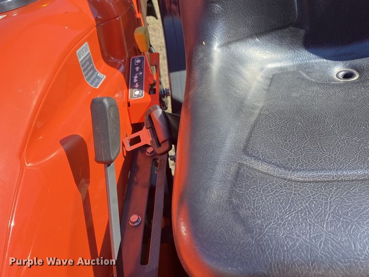 image for item DN7560 2021 Kubota L3301HST  MFWD tractor