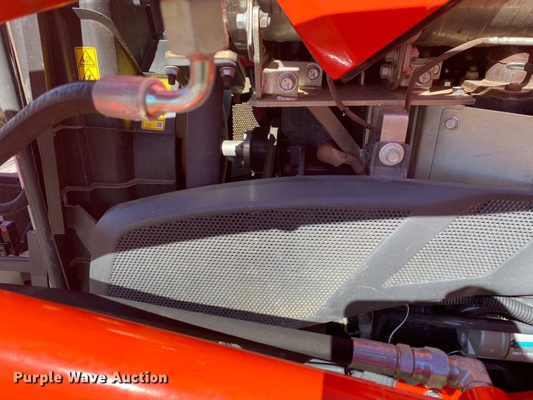 image for item DN7560 2021 Kubota L3301HST  MFWD tractor