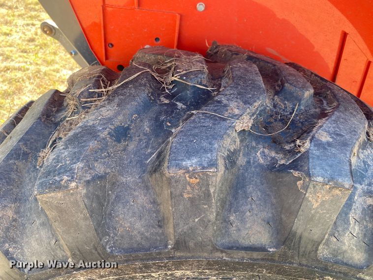 image for item DN7560 2021 Kubota L3301HST  MFWD tractor