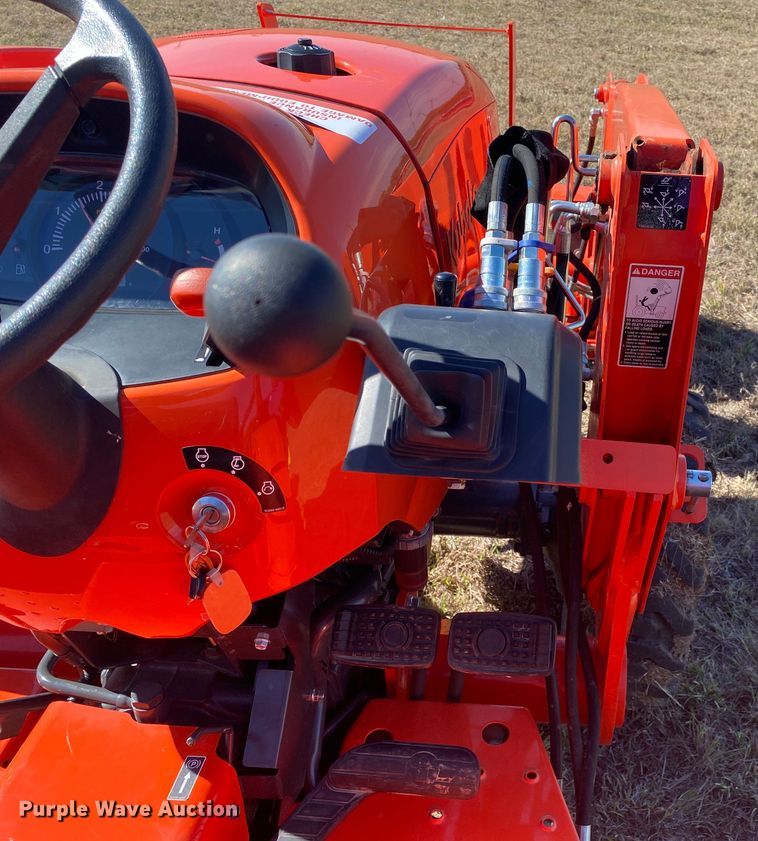 image for item DN7560 2021 Kubota L3301HST  MFWD tractor