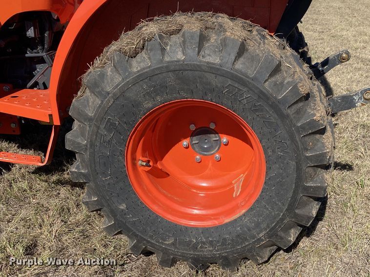 image for item DN7560 2021 Kubota L3301HST  MFWD tractor