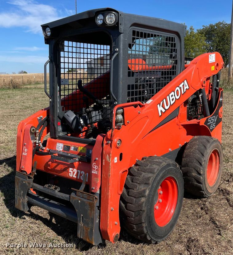 image for item DN7561 2021 Kubota SSV65  skid steer loader