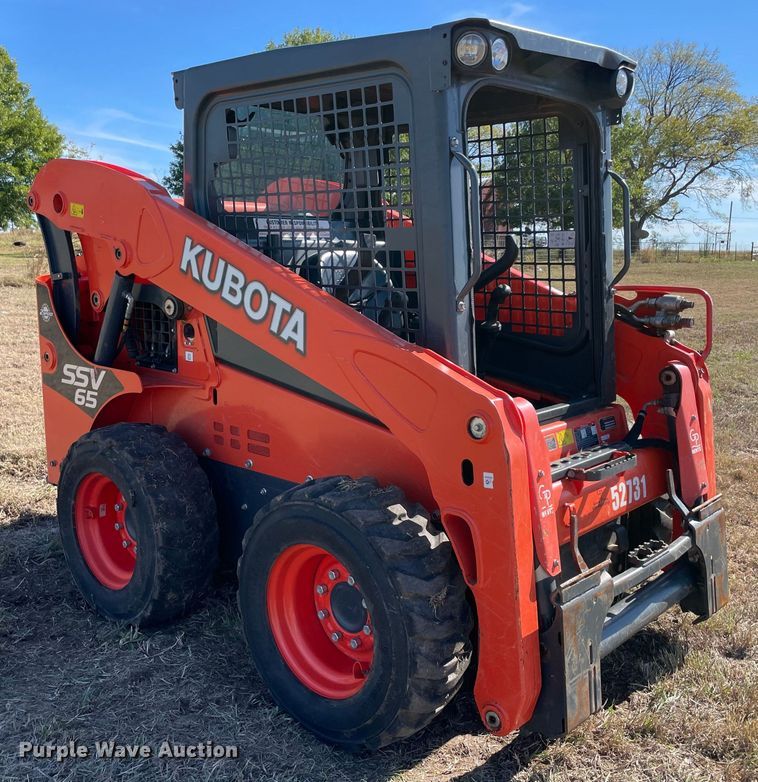 image for item DN7561 2021 Kubota SSV65  skid steer loader