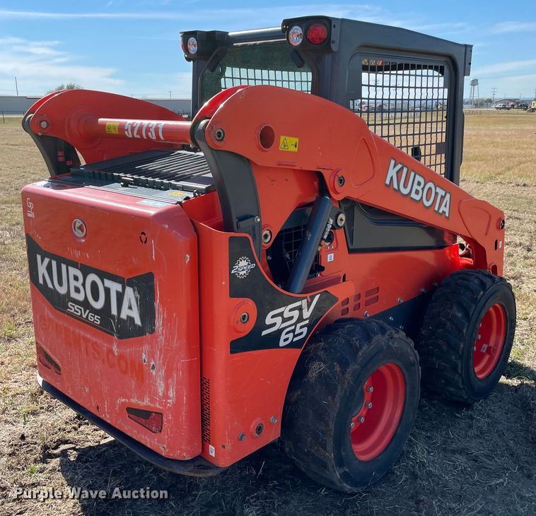 image for item DN7561 2021 Kubota SSV65  skid steer loader