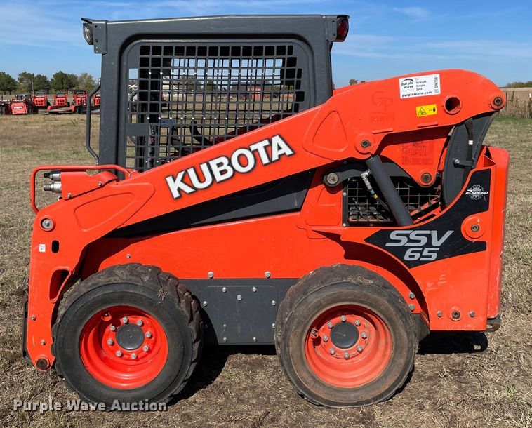 image for item DN7561 2021 Kubota SSV65  skid steer loader