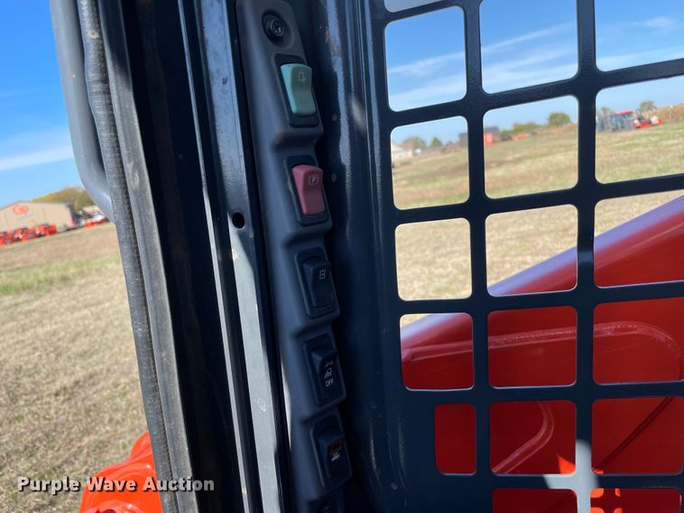 image for item DN7561 2021 Kubota SSV65  skid steer loader
