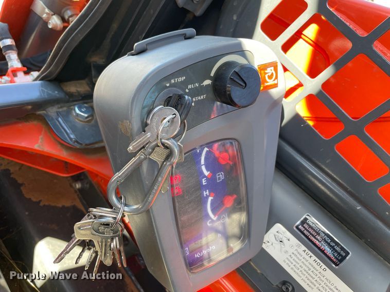 image for item DN7561 2021 Kubota SSV65  skid steer loader