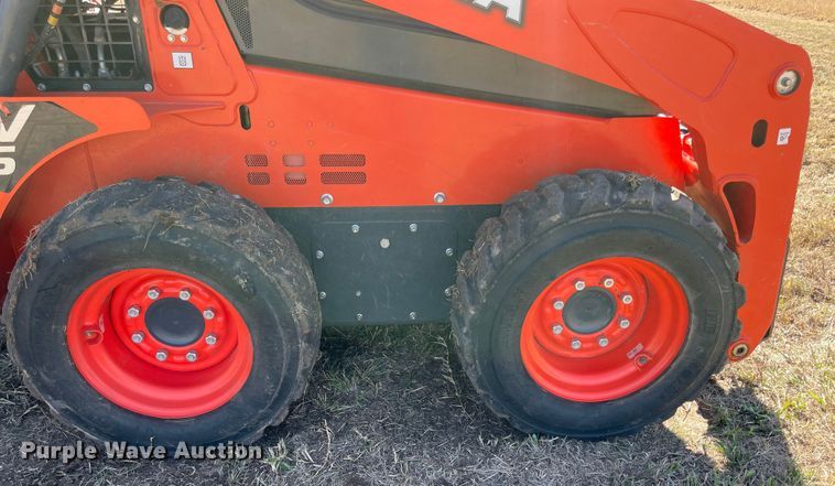 image for item DN7561 2021 Kubota SSV65  skid steer loader