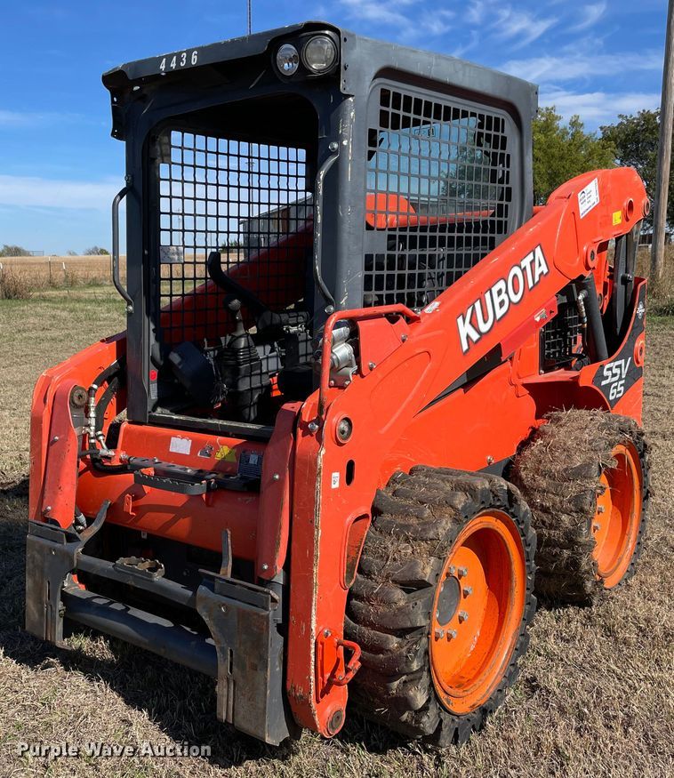 image for item DN7563 2019 Kubota SSV65P  skid steer loader
