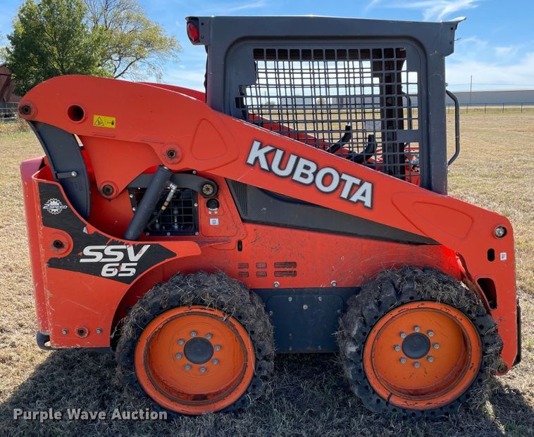 image for item DN7563 2019 Kubota SSV65P  skid steer loader