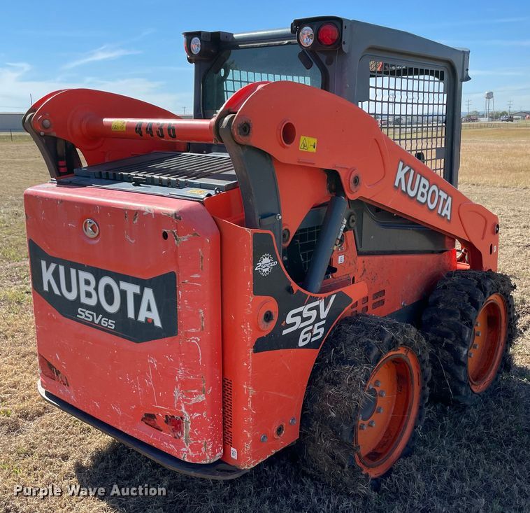 image for item DN7563 2019 Kubota SSV65P  skid steer loader
