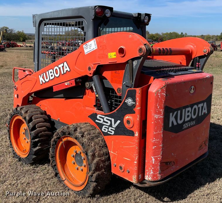 image for item DN7563 2019 Kubota SSV65P  skid steer loader