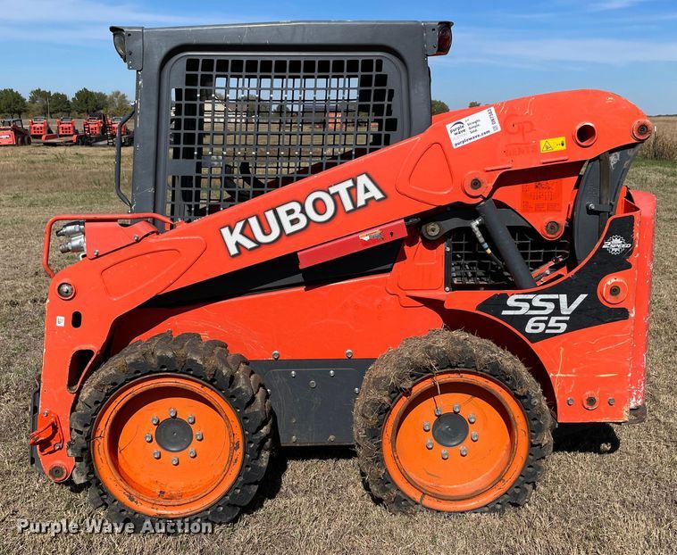image for item DN7563 2019 Kubota SSV65P  skid steer loader