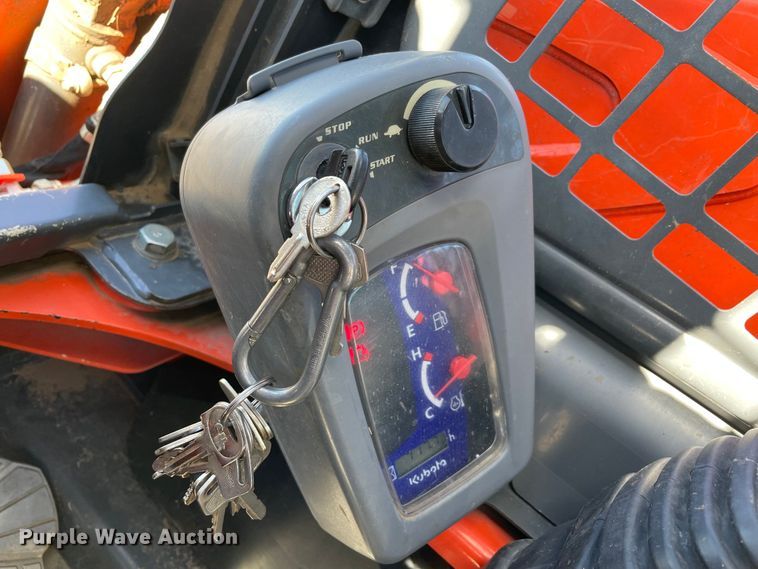 image for item DN7563 2019 Kubota SSV65P  skid steer loader