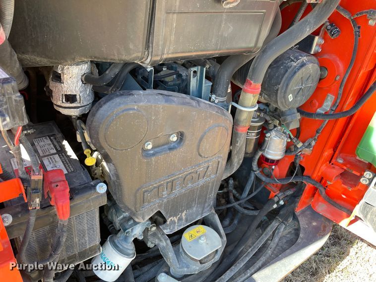 image for item DN7563 2019 Kubota SSV65P  skid steer loader