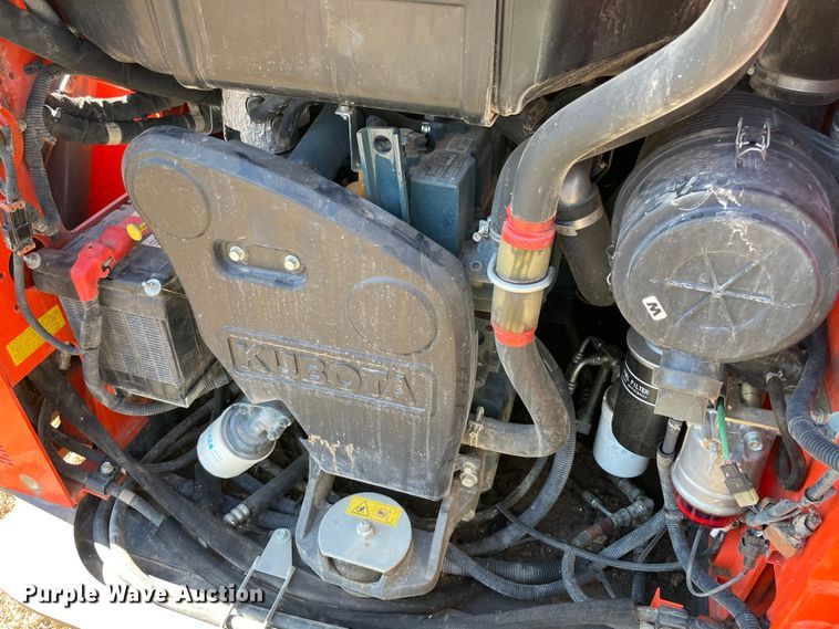 image for item DN7563 2019 Kubota SSV65P  skid steer loader