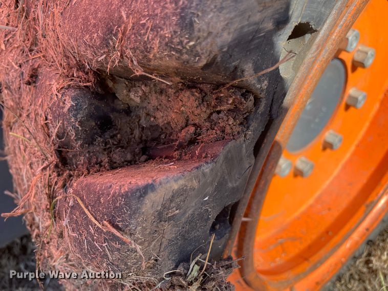 image for item DN7563 2019 Kubota SSV65P  skid steer loader