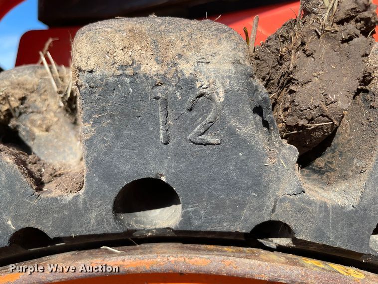 image for item DN7563 2019 Kubota SSV65P  skid steer loader