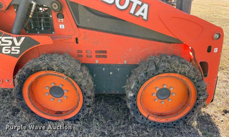 image for item DN7563 2019 Kubota SSV65P  skid steer loader