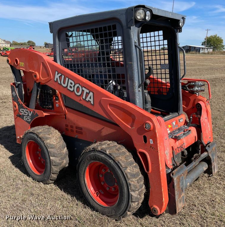 image for item DN7564 2019 Kubota SSV65P  skid steer loader