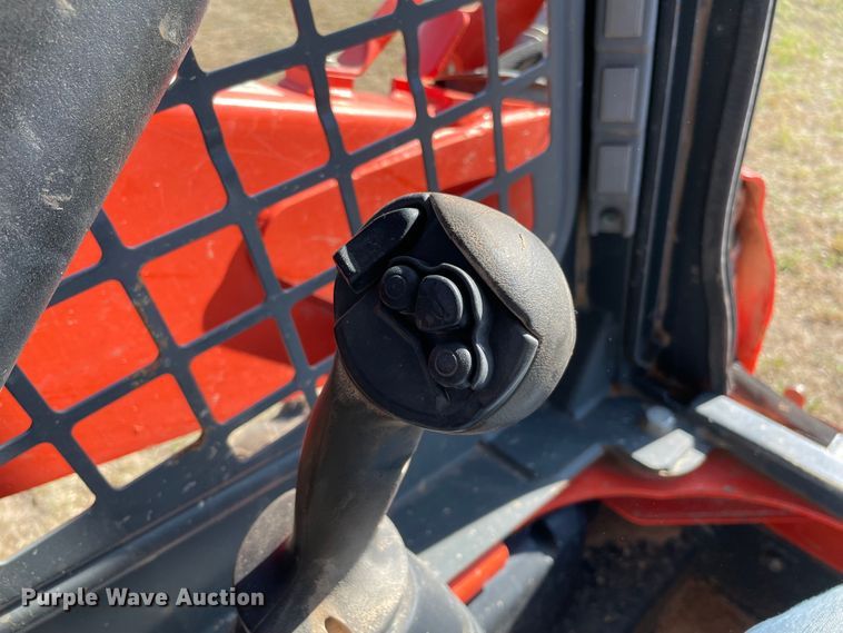 image for item DN7564 2019 Kubota SSV65P  skid steer loader