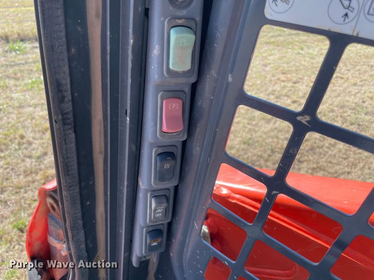 image for item DN7564 2019 Kubota SSV65P  skid steer loader