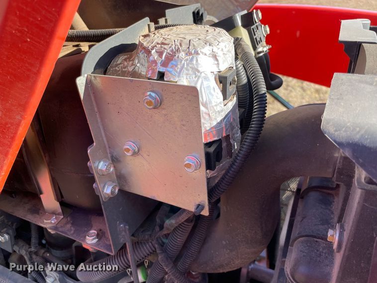 image for item DN7567 2020 Kubota L4701HST  MFWD tractor