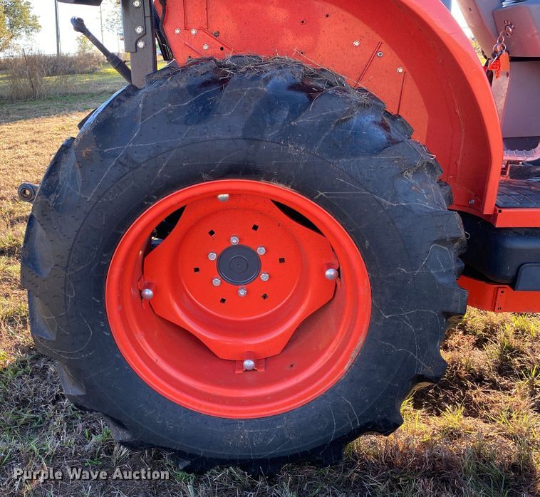 image for item DN7568 2021 Kubota L3560HST  MFWD tractor