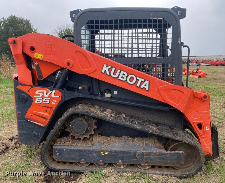 image for item DN7586 2021 Kubota SVL65-2  tracked skid steer loader