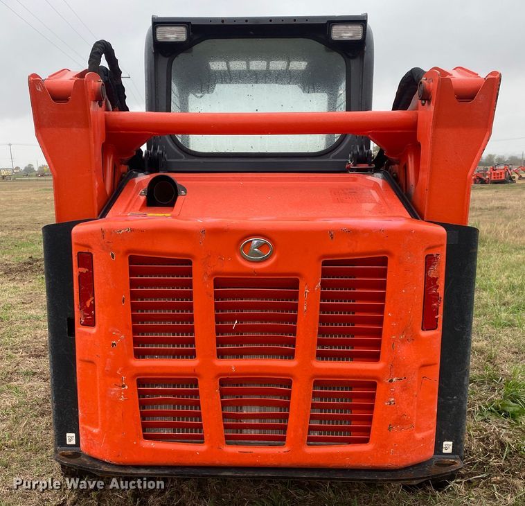 image for item DN7586 2021 Kubota SVL65-2  tracked skid steer loader