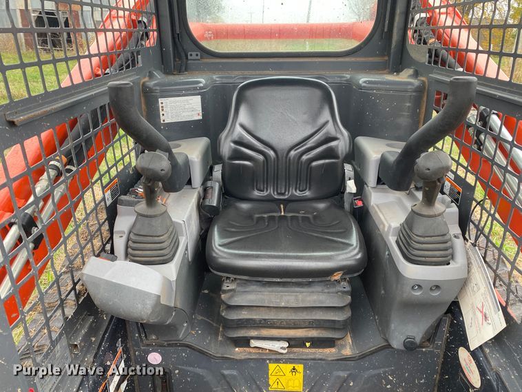 image for item DN7586 2021 Kubota SVL65-2  tracked skid steer loader