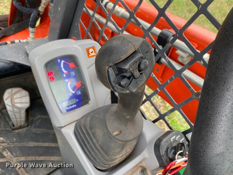 image for item DN7586 2021 Kubota SVL65-2  tracked skid steer loader