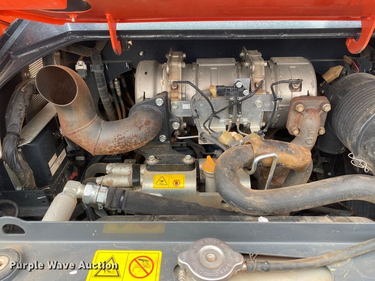 image for item DN7586 2021 Kubota SVL65-2  tracked skid steer loader