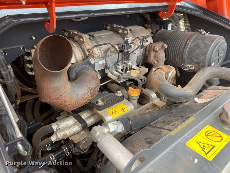 image for item DN7586 2021 Kubota SVL65-2  tracked skid steer loader