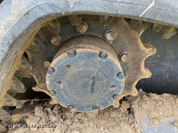 image for item DN7586 2021 Kubota SVL65-2  tracked skid steer loader