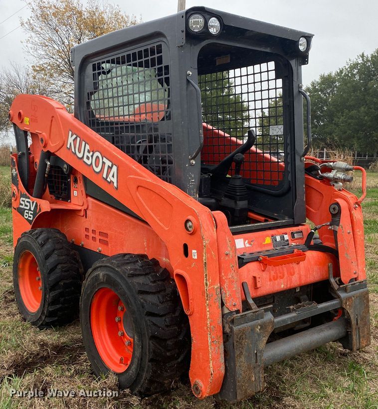 image for item DN7587 2019 Kubota SSV65P  skid steer loader