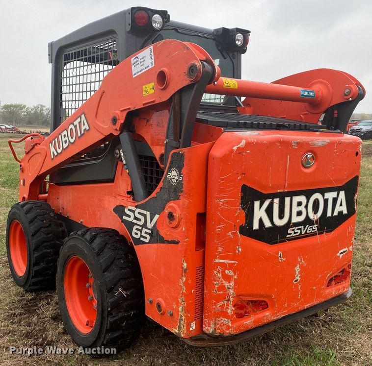 image for item DN7587 2019 Kubota SSV65P  skid steer loader