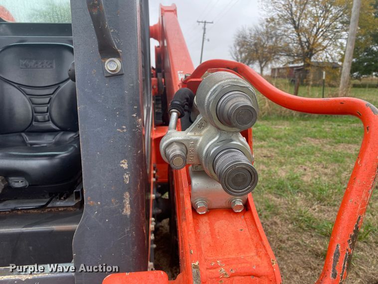 image for item DN7587 2019 Kubota SSV65P  skid steer loader