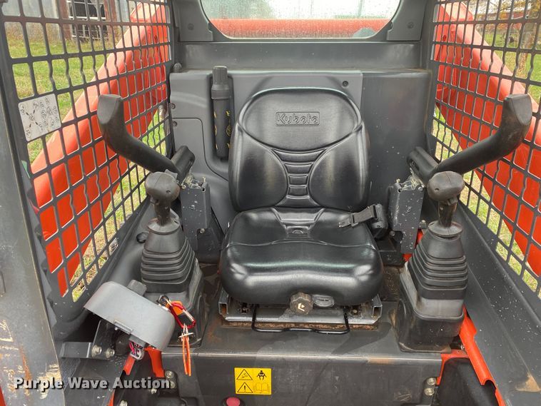 image for item DN7587 2019 Kubota SSV65P  skid steer loader