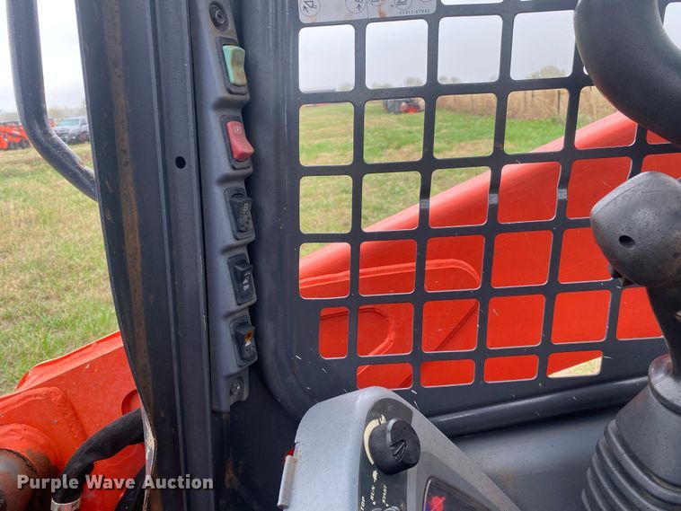 image for item DN7587 2019 Kubota SSV65P  skid steer loader