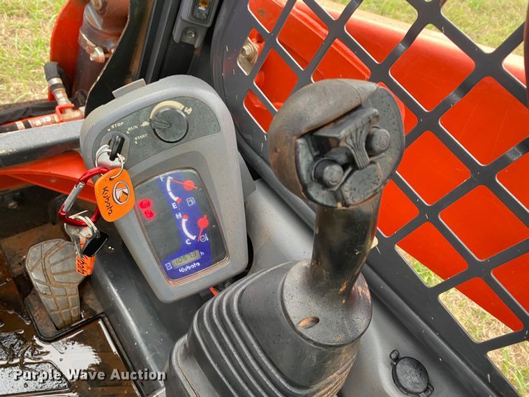 image for item DN7587 2019 Kubota SSV65P  skid steer loader