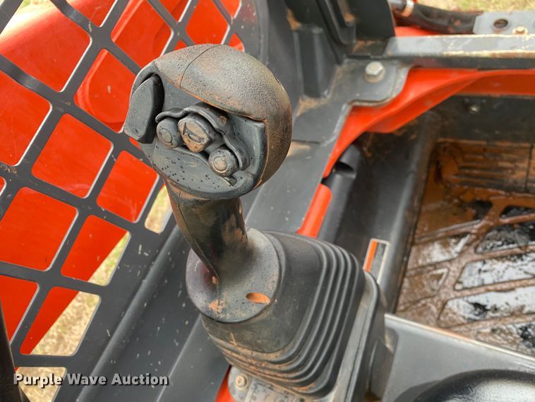 image for item DN7587 2019 Kubota SSV65P  skid steer loader