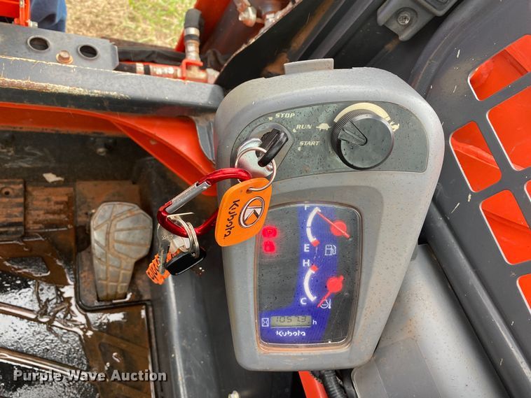 image for item DN7587 2019 Kubota SSV65P  skid steer loader