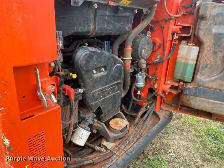 image for item DN7587 2019 Kubota SSV65P  skid steer loader