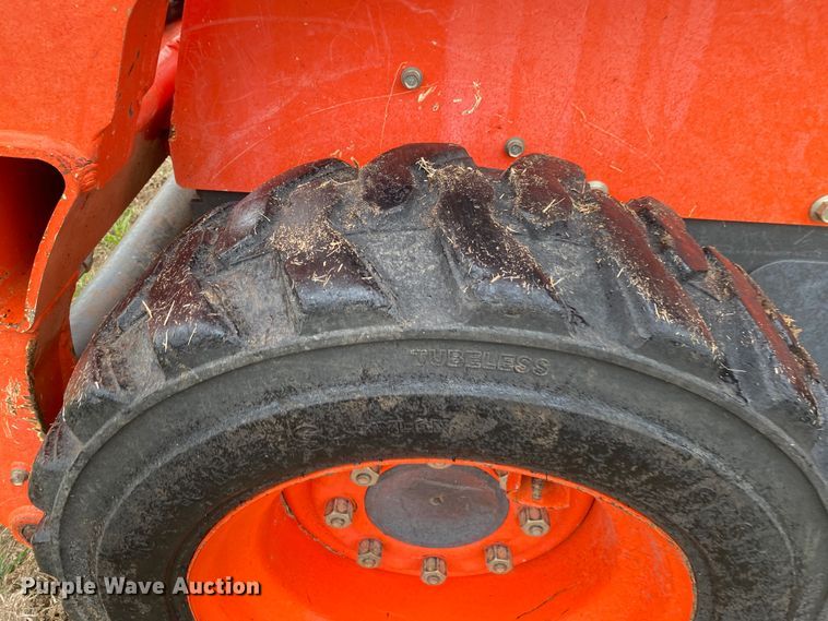 image for item DN7587 2019 Kubota SSV65P  skid steer loader