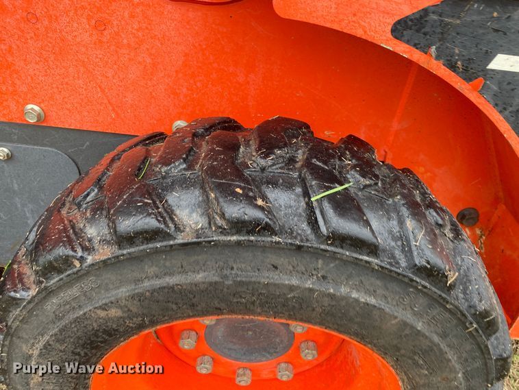 image for item DN7587 2019 Kubota SSV65P  skid steer loader