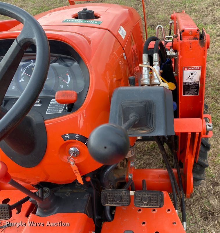 image for item DN7588 2021 Kubota L3901DT  MFWD tractor