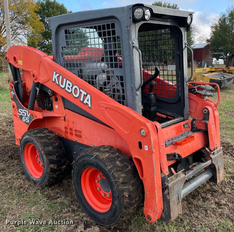 image for item DN7589 2019 Kubota SSV65  skid steer loader