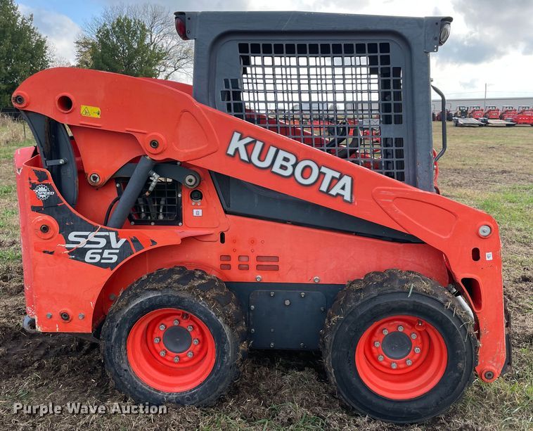 image for item DN7589 2019 Kubota SSV65  skid steer loader