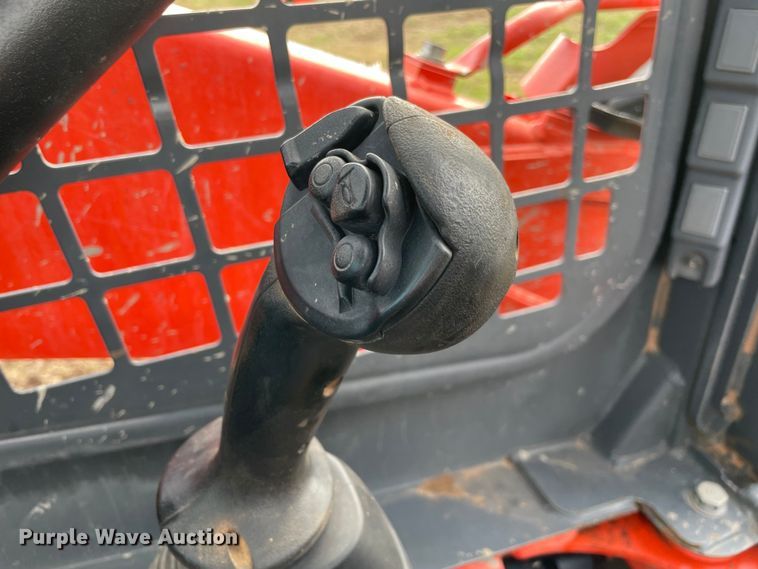image for item DN7589 2019 Kubota SSV65  skid steer loader